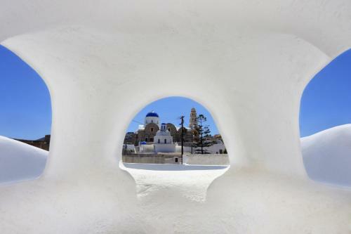 Church And Cave - Santorini Private Residences