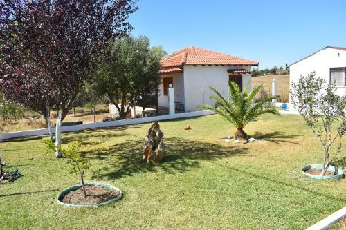 Villa , Huge Garden ,quiet House,bbq,near Beach