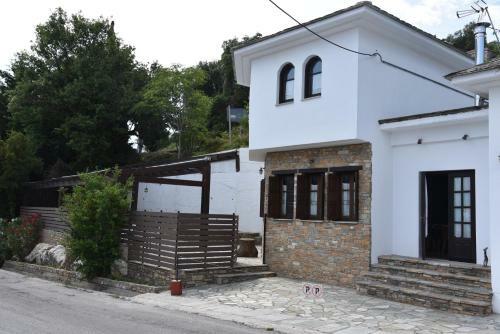 Karpofora Traditional Guesthouse