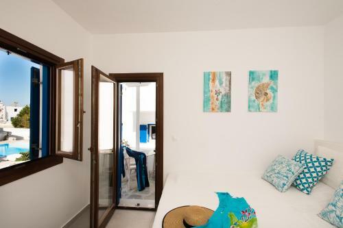 Olive Tree, Mykonos Town House With Pool