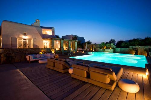 Near Ornos 6-bedroom Villa