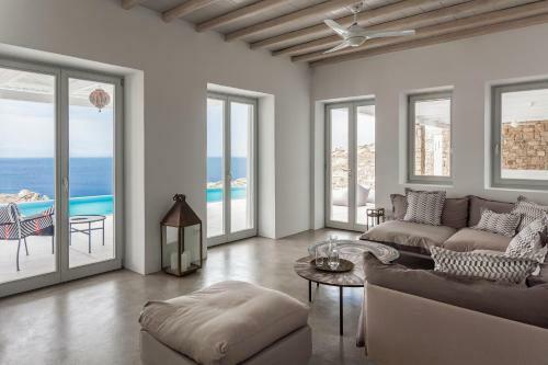 The Mykonist Executive Villa Elia Beach