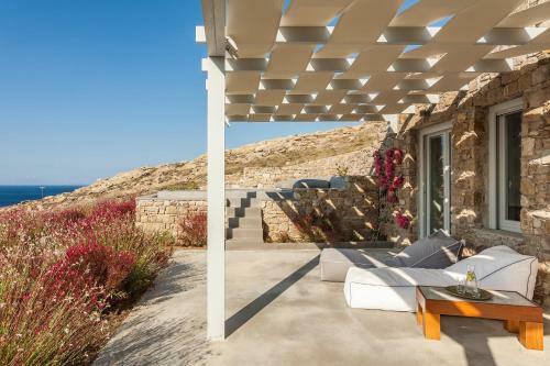 The Mykonist Executive Villa Elia Beach