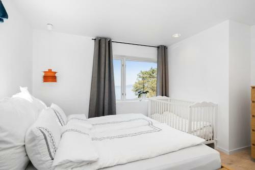 Private House & Bungalow By The Sea