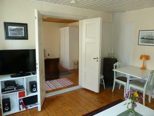 Red Old House Troms� Apartment
