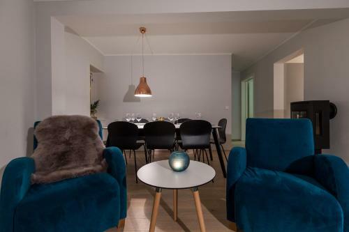 Enter Viking Apartments
