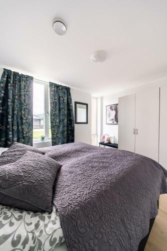 Modern Villas In Plush Town