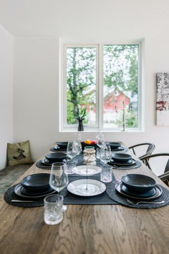 Modern Villas In Plush Town