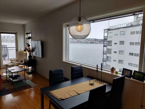 Apartamento Lekker Leilighet I Toppetasje Med Parkering