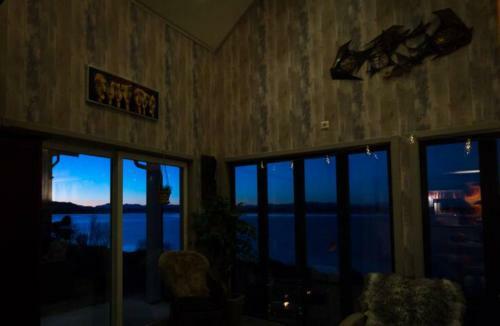 Nice Little House Right By The Sea, Stunning View!