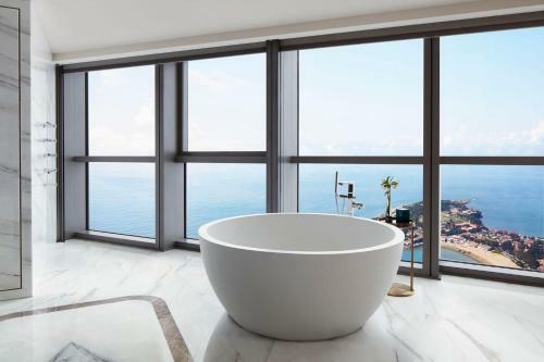 Hotel The St Regis Qingdao