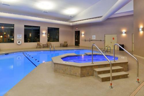 Hotel Holiday Inn Express Breezewood