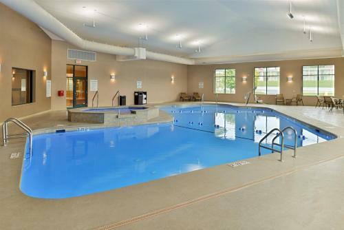 Hotel Holiday Inn Express Breezewood