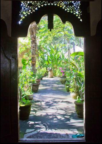 Lodge Jasri Dalem Surf Retreat