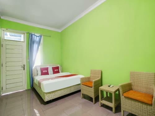 Hotel Oyo 91005 Cottage Putra Mutun Beach
