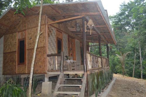 Hostal Bukit Lawang Landak River Guest House