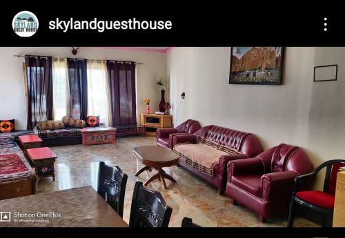 Hostal Sky Land Guest House