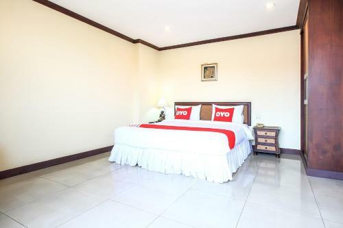 Oyo 383 White Inn Hotel