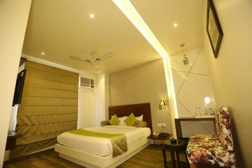 Hotel Gurveer Royal