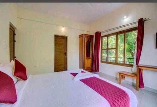Hotel Whispering Woods By Aura Hospitality
