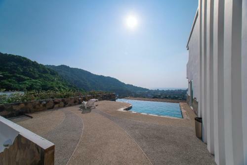 1 Bdr Apartment On The Hill Near Kata Beach