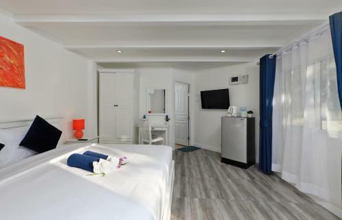 Hotel Kata White Villas