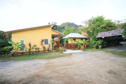 Hotel Oyo 75342 Ban Elephant Blanc Bungalow