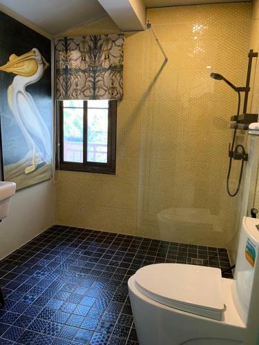 Stylish 1-bedroom Apartments, With Lake View