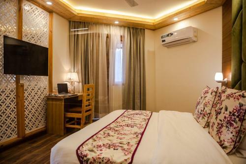Hotel Anand Vardhan Resorts