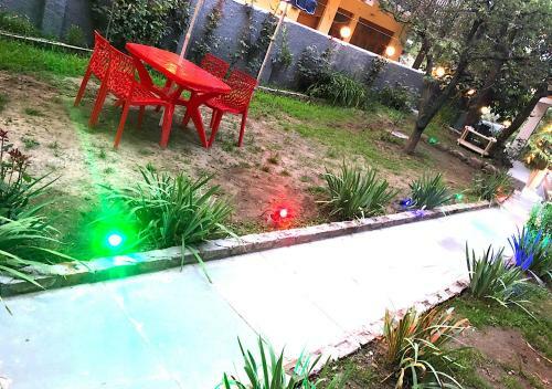 Shashwat Homestay With Garden View