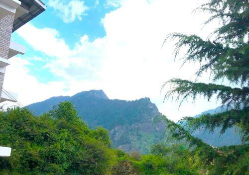 Shashwat Homestay With Garden View