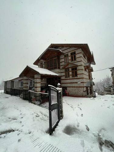Aroma Taru Villa / Cottage ,manali