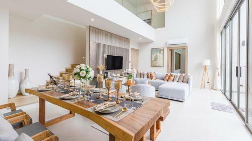 Leyna Phuket Pool Villa, Romantic Beach Getaway
