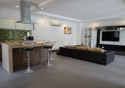 Beautiful 3 Bedrooms Villa - Bang Tao Beach Area