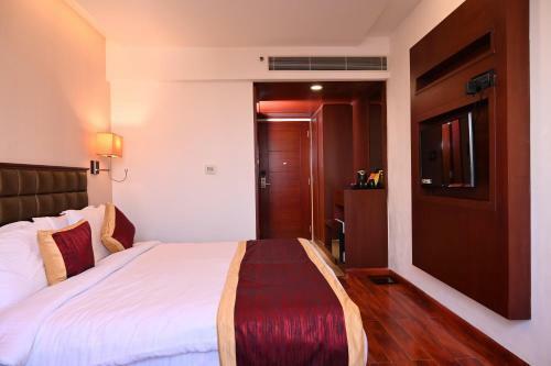 Hotel Raaj Bhaavan Clarks Inn Chennai