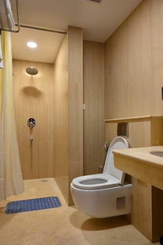 Hotel Raaj Bhaavan Clarks Inn Chennai