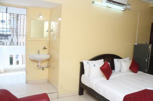 Skyry Hotels T Nagar