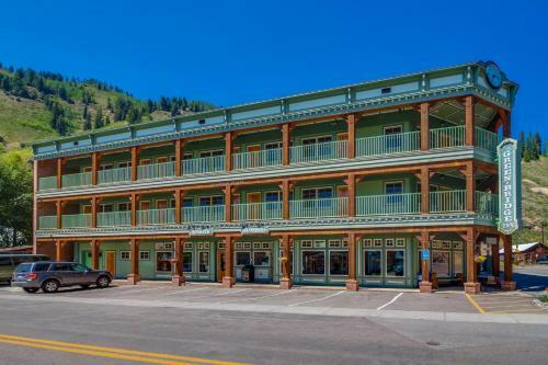 Hotel The Green Bridge Inn