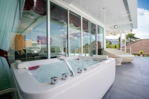 Luxury Villa 8 Bedroom In Patong Beach Villa Infinity