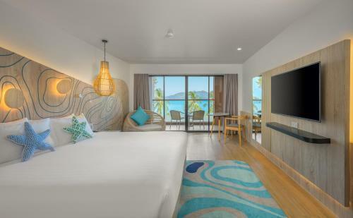 Liv Hotel Phuket Patong Beachfront - Sha Extra Plus