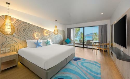 Liv Hotel Phuket Patong Beachfront - Sha Extra Plus