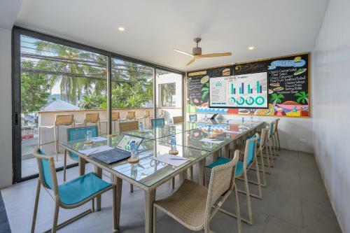 Liv Hotel Phuket Patong Beachfront - Sha Extra Plus