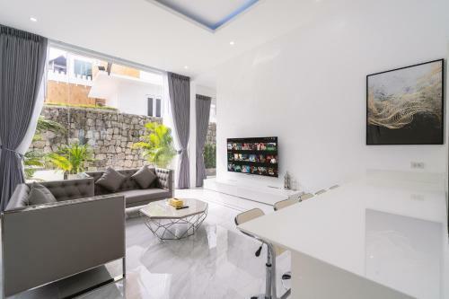 Villa Skyline Patong New Modern Seaview+gym+sauna+pool Villa