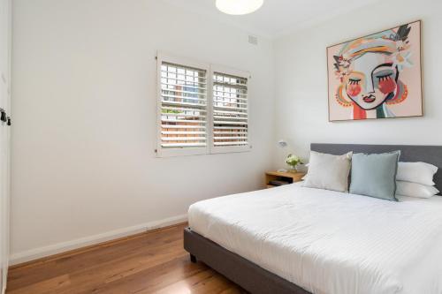Bright & Sunny 2-bed Kensington Apartment