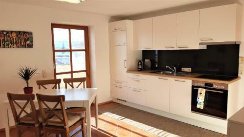 Apartamento Helle Ferienwohnung Am Wallersee