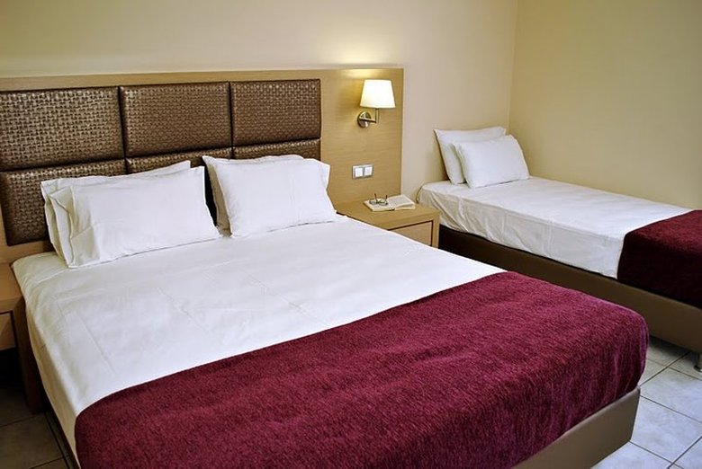 Plessas Palace Aparthotel