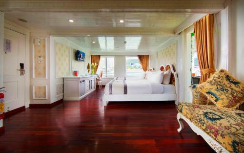 Signature Halong Cruise