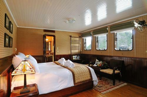 Emeraude Classic Cruises