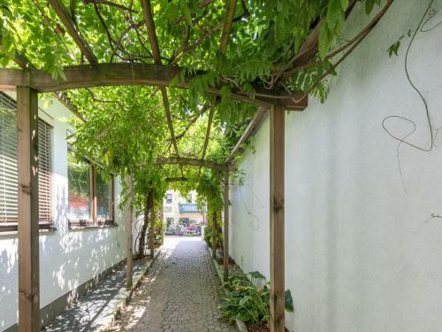 Beautiful Apartment In S�ll With Garden