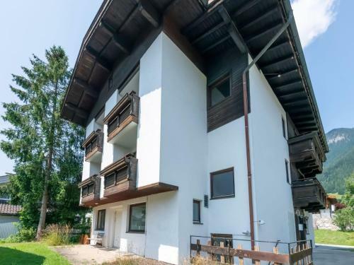Beautiful Apartment In S�ll With Garden